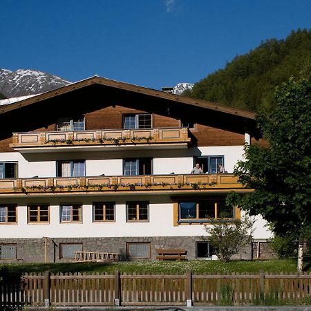Ferienhaus Alpina Kals-am Großglockner Екстериор снимка