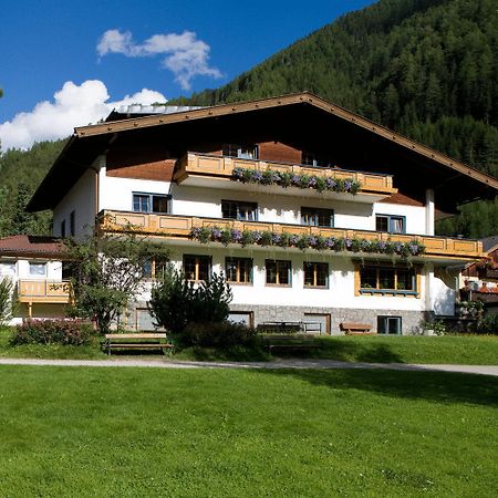 Ferienhaus Alpina Kals-am Großglockner Екстериор снимка